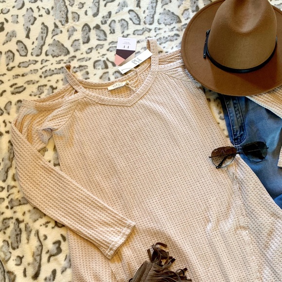 Boho Knit Cold Shoulder Henley Top Sweater - Picture 4 of 5